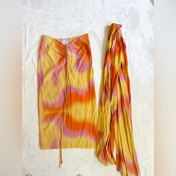 WithJean Sunset Ziggy Skirt Set - Picture 2 of 4